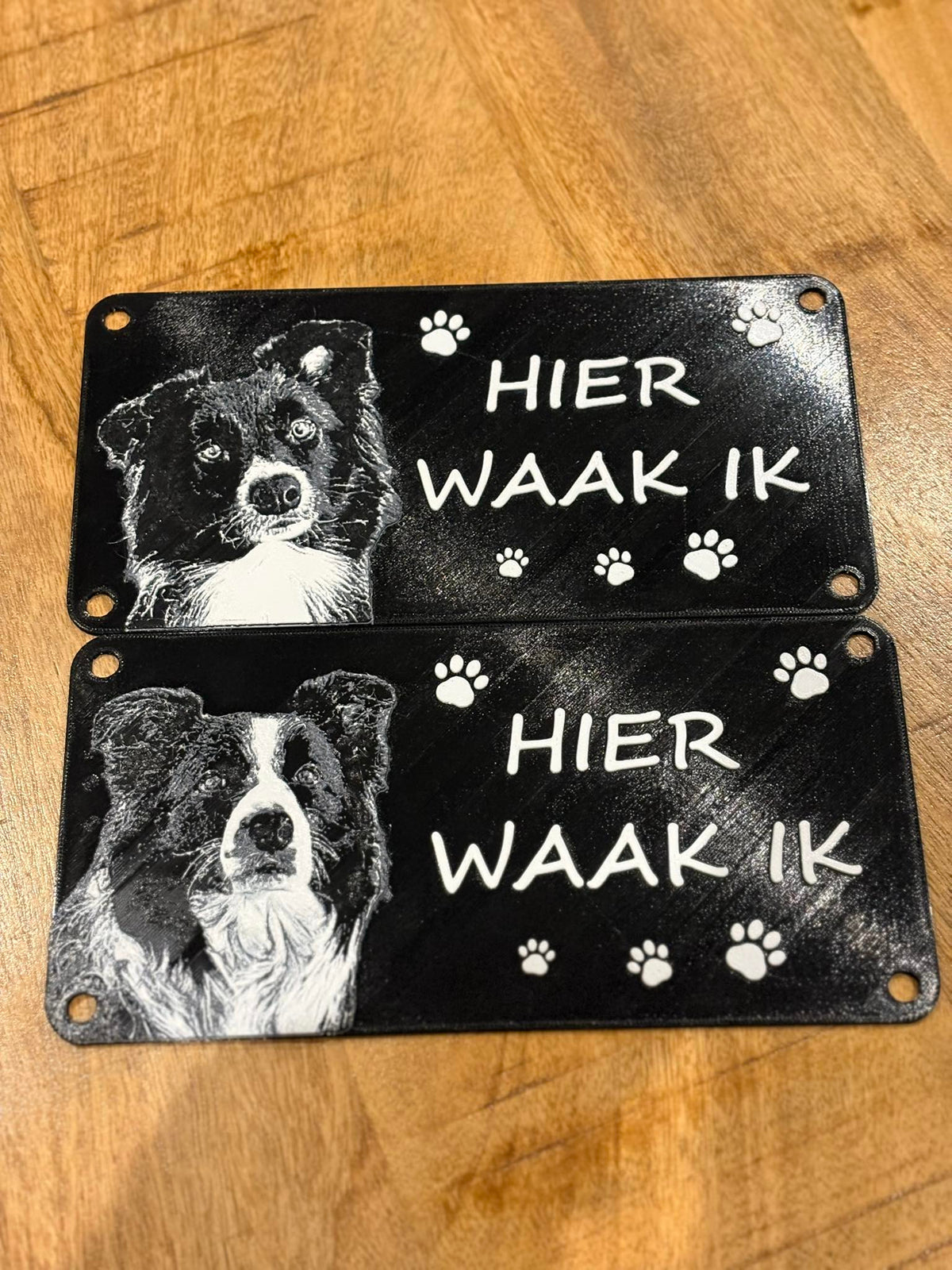 2 plaatjes van 2 honden met de tekst Hier waak ik.